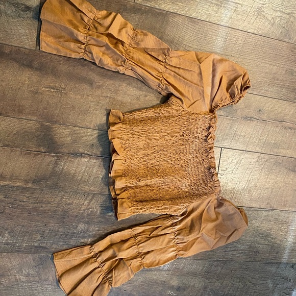 Long Sleeve Crop - Picture 2 of 2